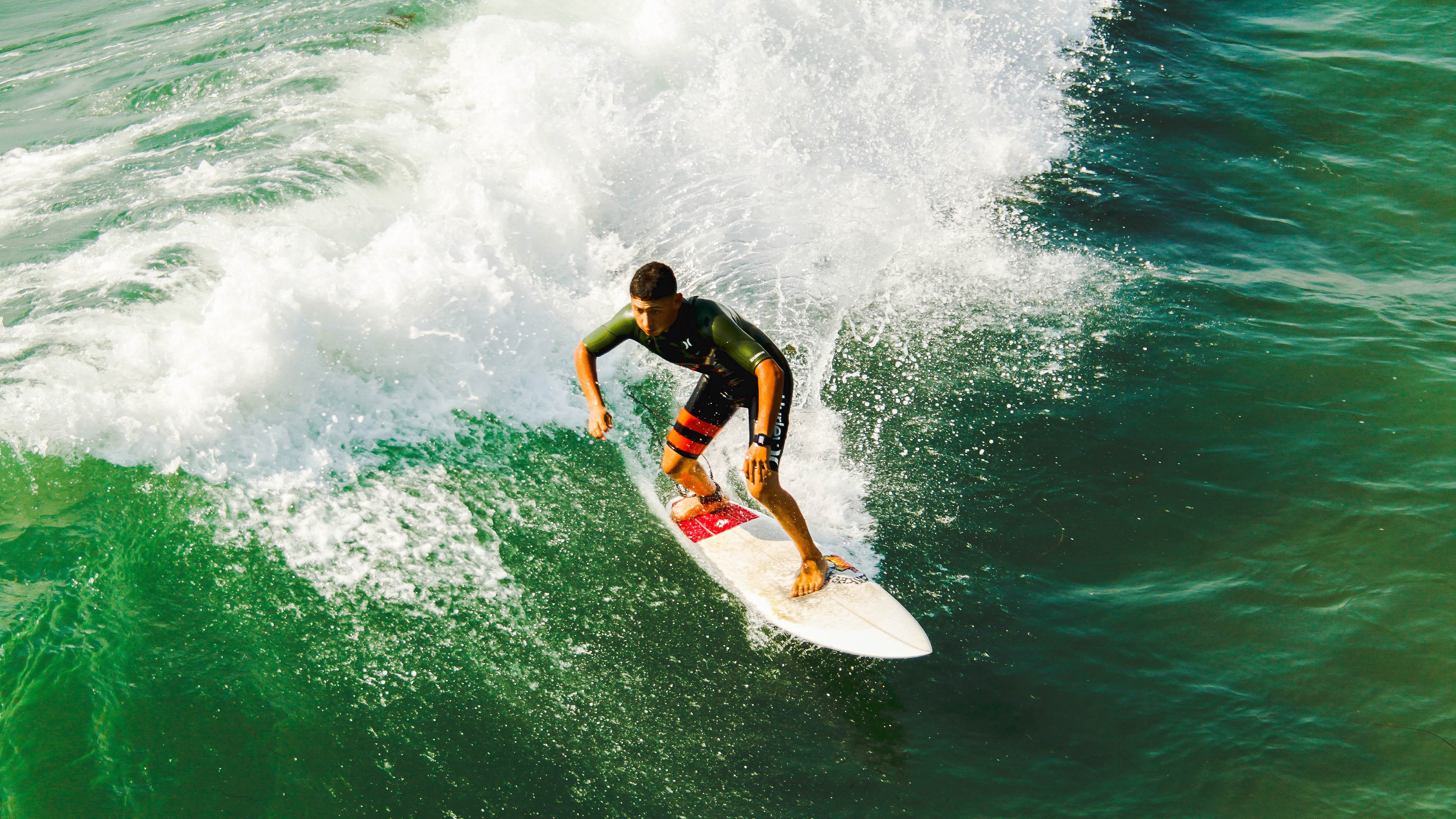 特斯·冯·迪克：无球跑动不断制造空档，巧妙创造得分机会，冯特斯拉克