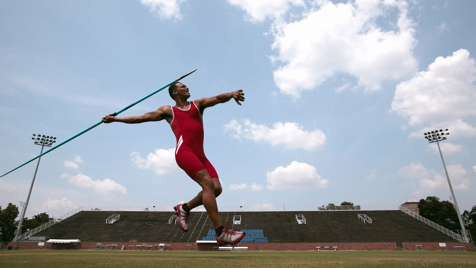 特斯·冯·迪克：无球跑动不断制造空档，巧妙创造得分机会，冯特斯拉克